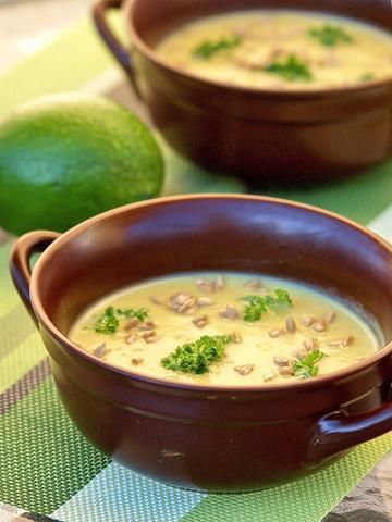 zupa krem z pieczonego selera i awokado