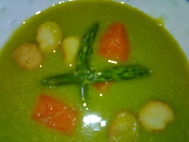 Zupa krem ze szparagow.