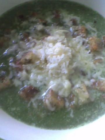 Zupa-krem ze szpinaku+grzanki czosnkowe