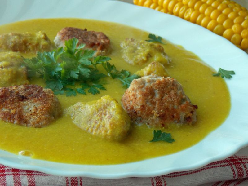 Zupa kukurydziana z klopsikami