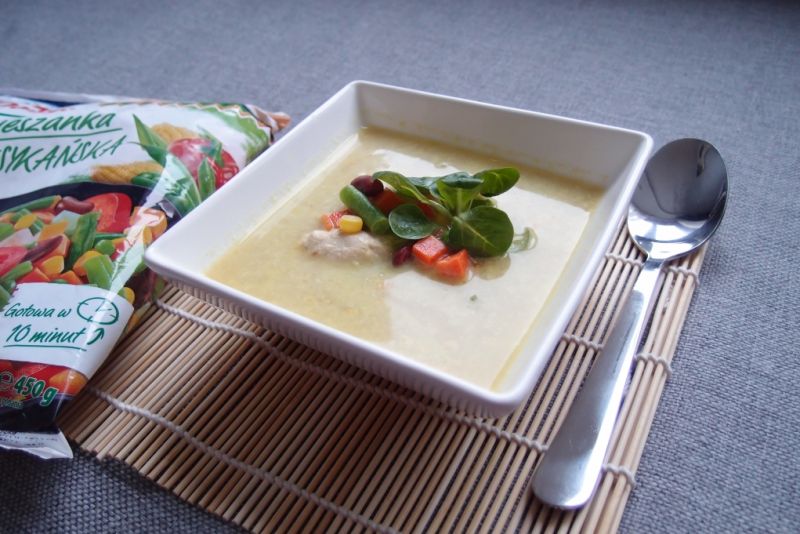 Zupa kukurydziana z kurczakiem i warzywami