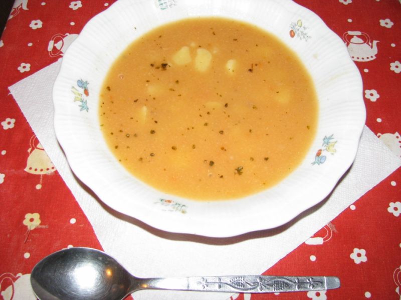 Zupa ogonowa z ziemniakami