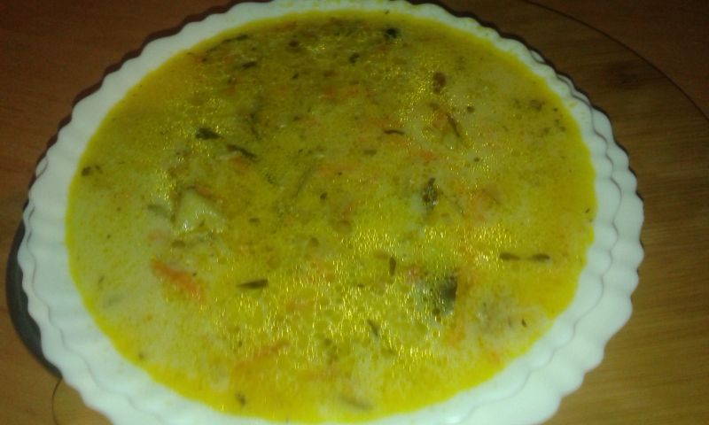 Zupa ogórkowa na bulionie