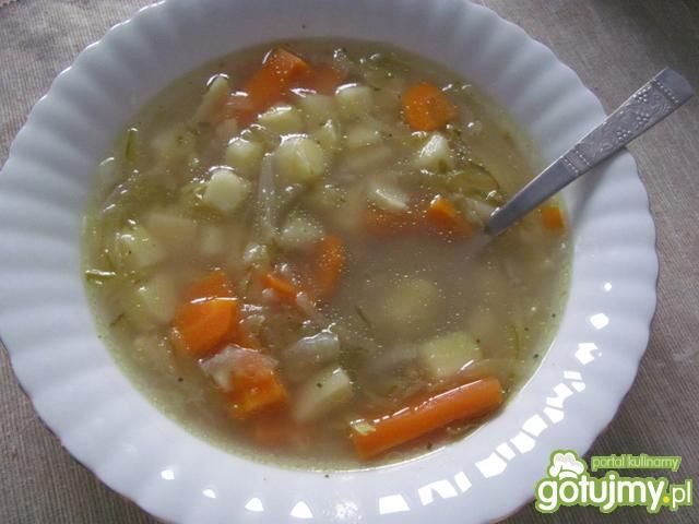 Zupa ogórkowa na kaczce