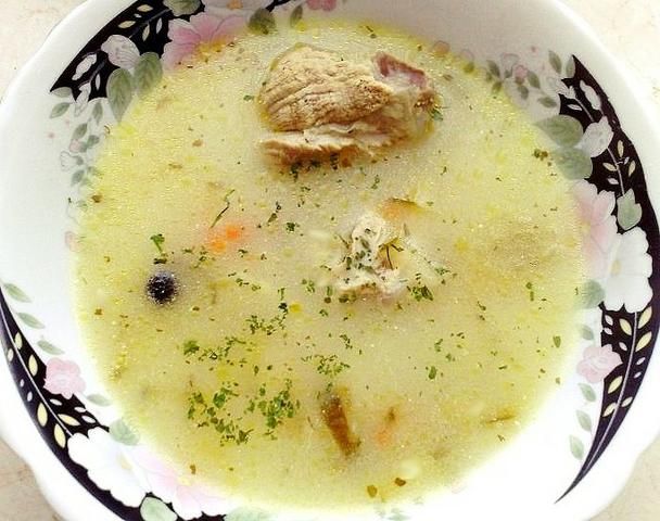 Zupa ogórkowa na żeberkach Zupa ogórkowa na żeberkach