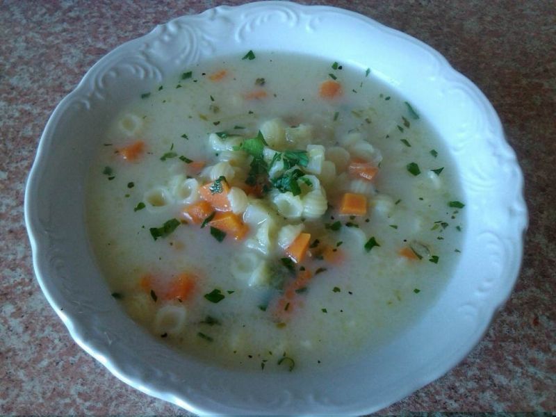 Zupa ogórkowa z conchiglioni piccolo  Zupa ogórkowa z conchiglioni piccolo