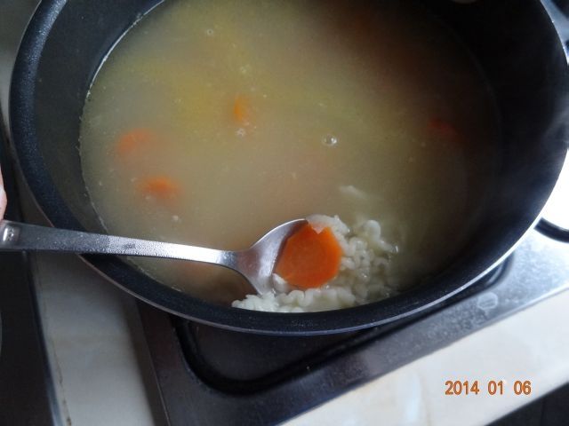 Zupa ogórkowa z mięsem