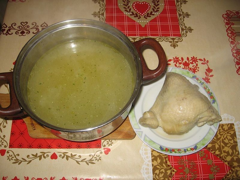 Zupa ogórkowa z ryżem i koperkiem
