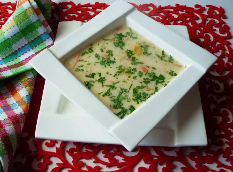 Zupa ogórkowa z ziemniakami