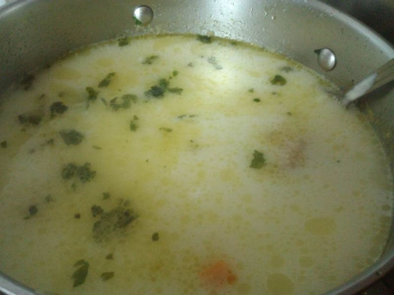 Zupa ogórkowa z ziemniakami i ryżem 