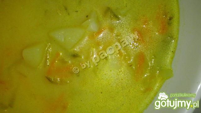 Zupa ogórkowa zabielana