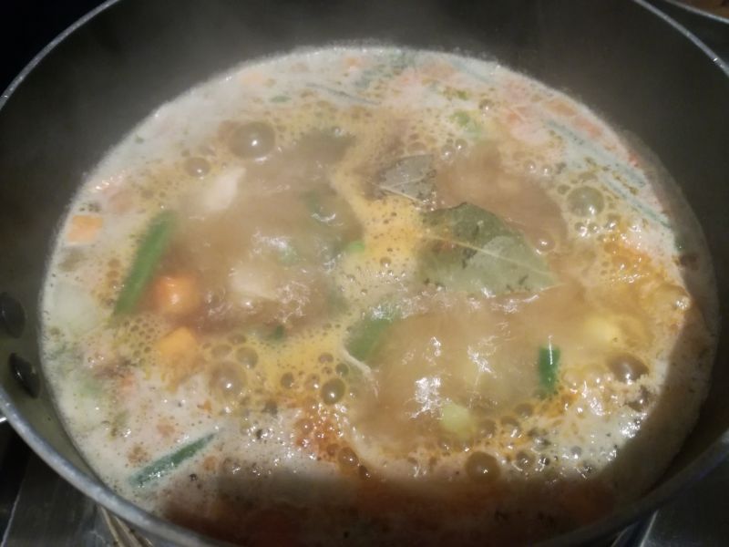 Zupa orientalna z makaronem