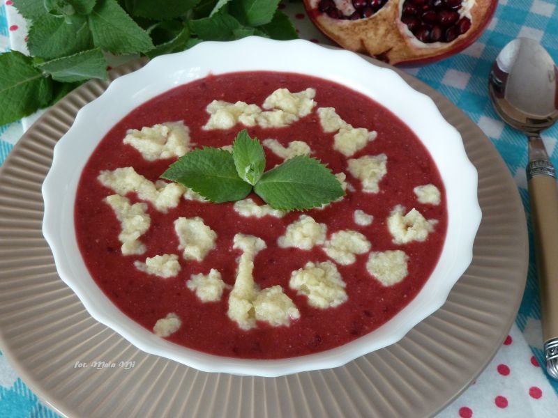 Zupa owocowa z mascarpone i lanymi kluseczkami Zupa owocowa z mascarpone i lanymi kluseczkami
