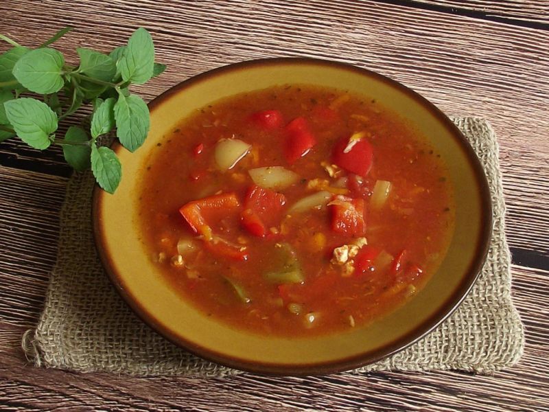 Zupa paprykowa z kurczakiem i patisonem 