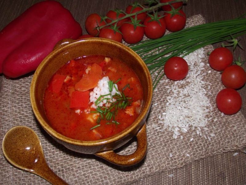 Zupa paprykowa z ryżem  Zupa paprykowa z ryżem