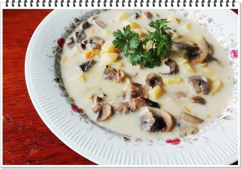 Zupa pieczarkowa Eli gotowana na maśle