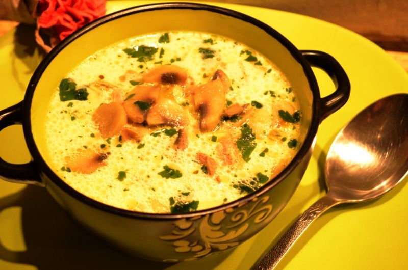 Zupa pieczarkowa na golonce Zupa pieczarkowa na golonce