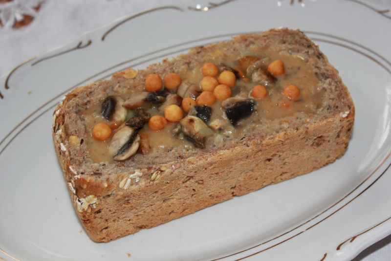 Zupa pieczarkowa w chlebku  Zupa pieczarkowa w chlebku