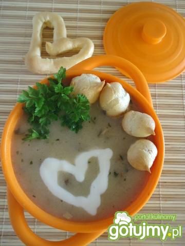 Zupa pieczarkowa z groszkiem ptysiowym