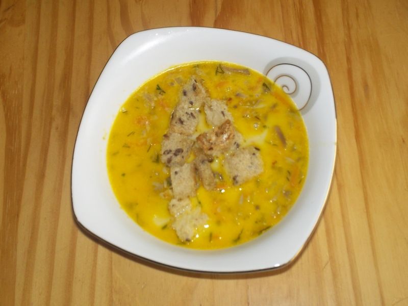 Zupa pieczarkowa z grzankami