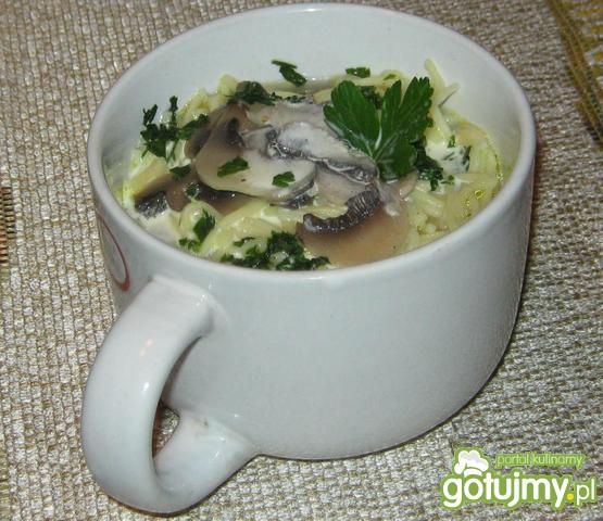 Zupa pieczarkowa z makaronem 3