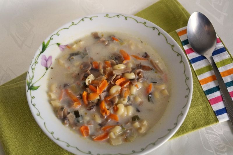 Zupa pieczarkowa z makaronem Zupa pieczarkowa z makaronem