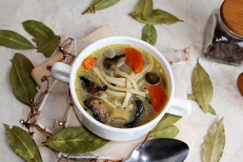 Zupa pieczarkowa z makaronem Zupa pieczarkowa z makaronem