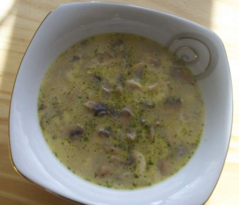 Zupa pieczarkowo - serowa Zupa pieczarkowo - serowa