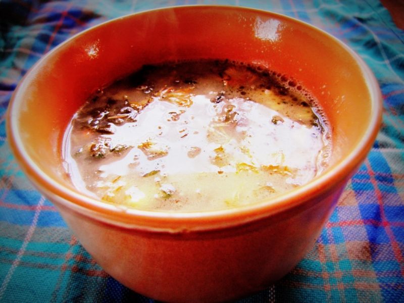 Zupa pokrzywowa z mniszkiem lekarskim