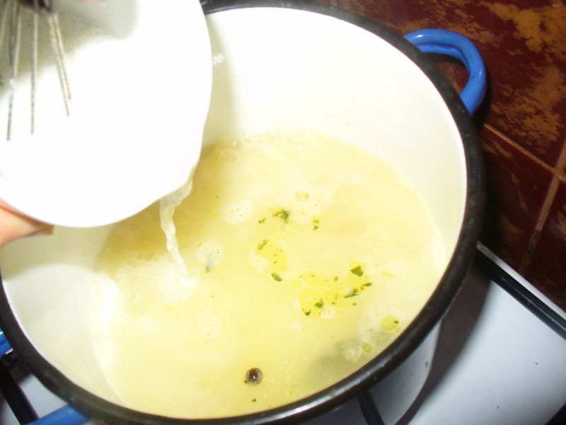 Zupa pokrzywowa z ziemniakami