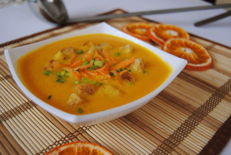 Zupa pomarańczowo-marchwiowa Zupa pomarańczowo-marchwiowa