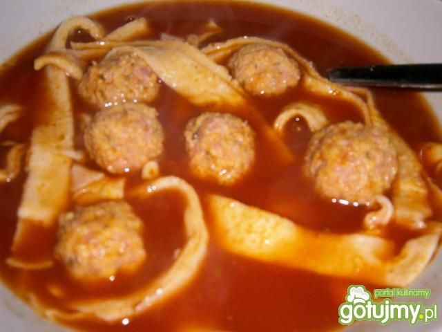 Zupa pomidorowa z klopsikami drobiowymi Zupa pomidorowa z klopsikami drobiowymi