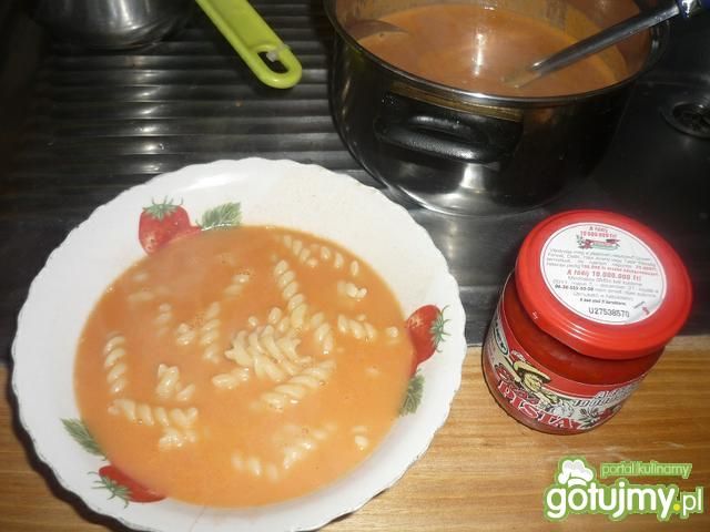 zupa pomidorowa z pesto zupa pomidorowa z pesto