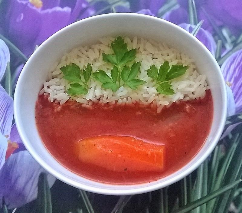 Zupa pomidorowa z ryżem i miodem 