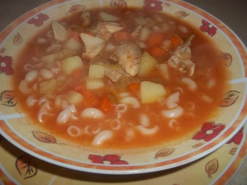 Zupa pomidorowa z warzywami Zupa pomidorowa z warzywami