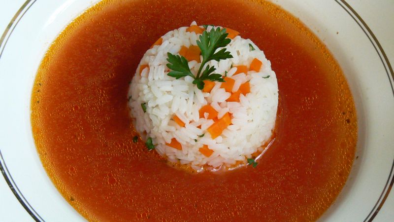 Zupa pomidorowa z wędzonym kurczakiem Zupa pomidorowa z wędzonym kurczakiem