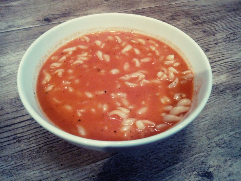 Zupa pomidorowa zabielana