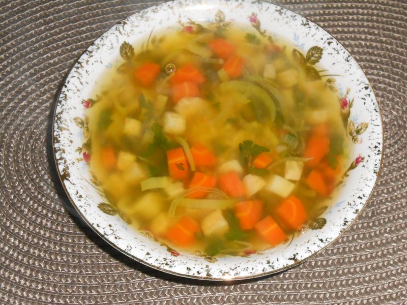 Zupa porowa z kaszą jaglaną Zupa porowa z kaszą jaglaną