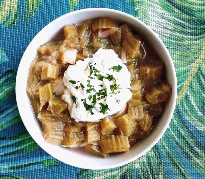 Zupa rabarbarowa z makaronem Zupa rabarbarowa z makaronem