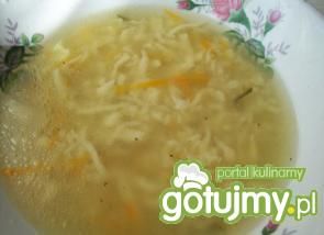 Zupa rosołowa z kluseczkami lanymi 