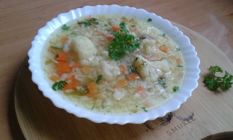 Zupa ryżowa na rosole z kalafiorem Zupa ryżowa na rosole z kalafiorem