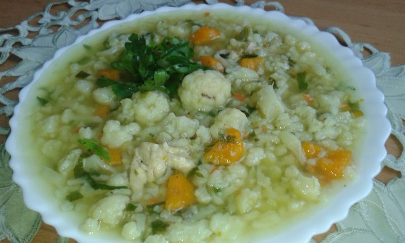 Zupa ryżowa z kalafiorem  Zupa ryżowa z kalafiorem