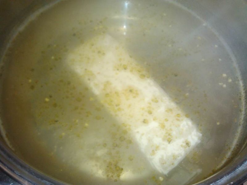 Zupa serowa z czosnkiem 
