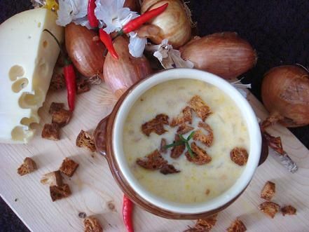 Zupa serowa z grzankami Zupa serowa z grzankami