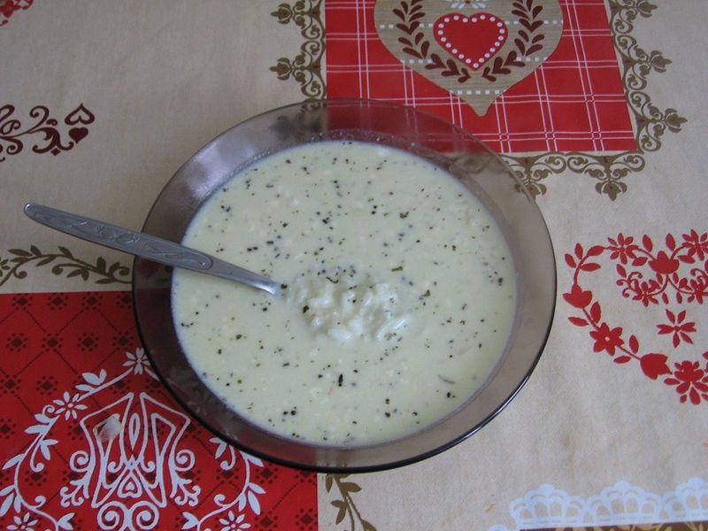 Zupa serowa z ryżem i ziołami prowansalskimi