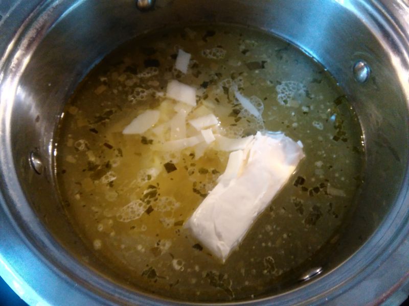 Zupa serowo- czosnkowa