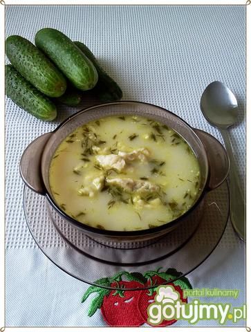 Zupa świeżych ogórków z kluseczkami  Zupa świeżych ogórków z kluseczkami