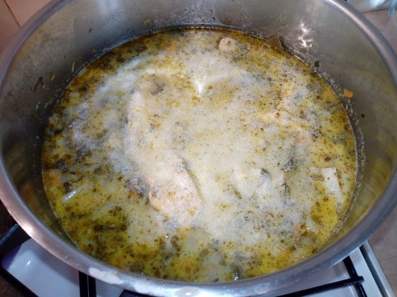 Zupa szczawiowa z kurczakiem i kaszą manną