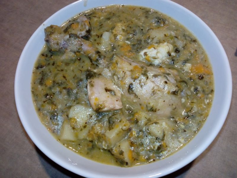 Zupa szczawiowa z patisonem i kurczakiem