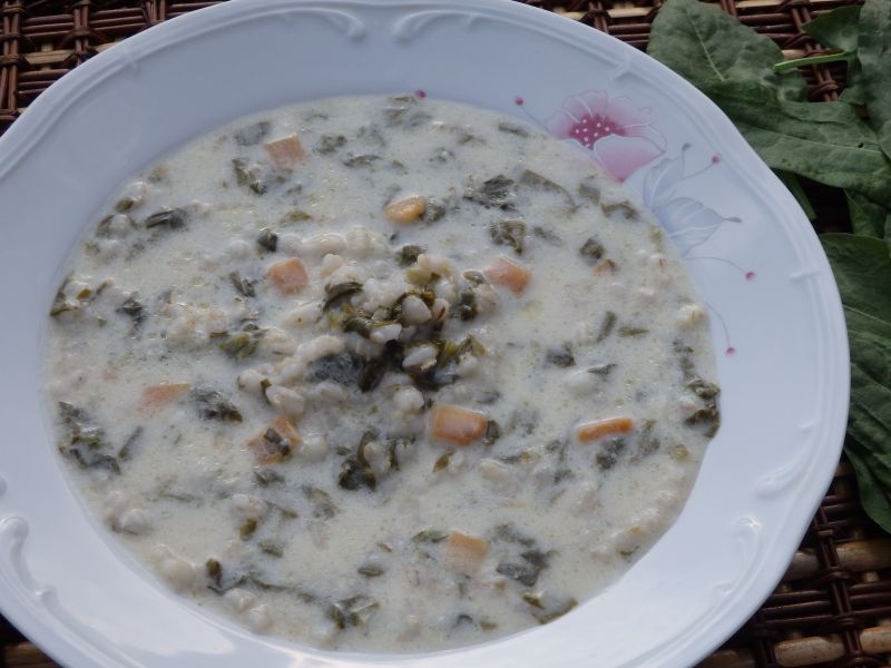 Zupa szczawiowa z pęczakiem Zupa szczawiowa z pęczakiem